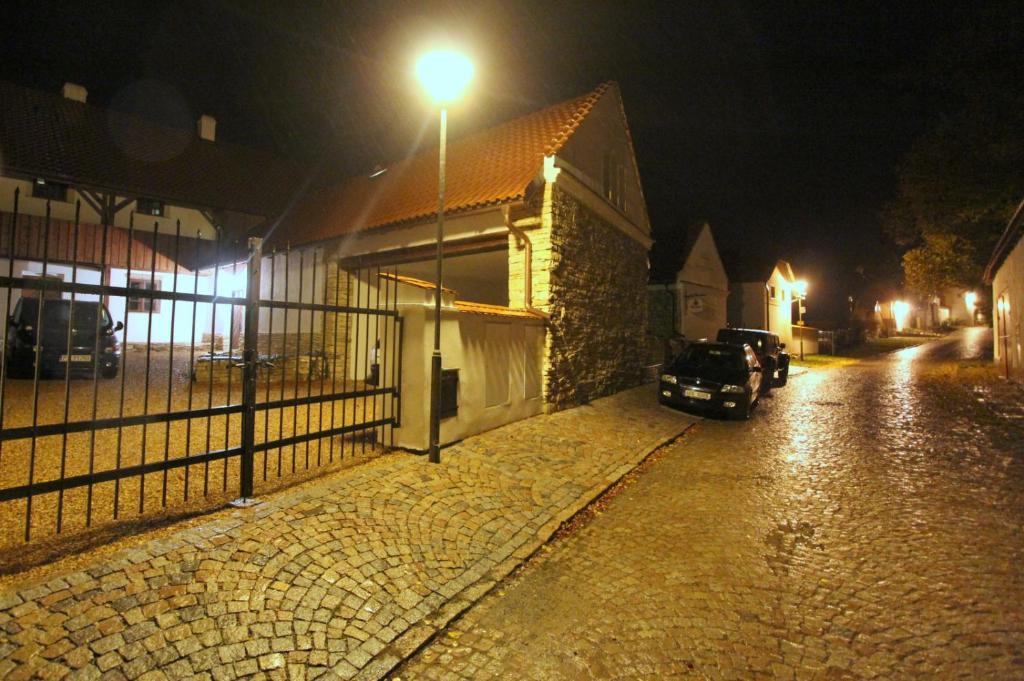 Отель Holubnik Statecnych Zen Kralovych Luze Экстерьер фото
